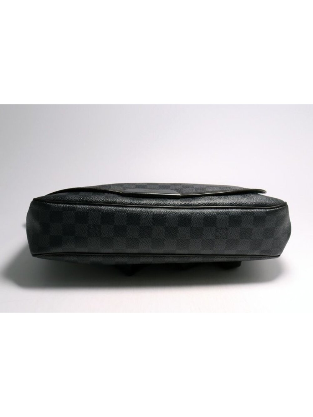 Louis Vuitton Damier Graphite Daniel Leather Shoulder - Picture 3 of 10